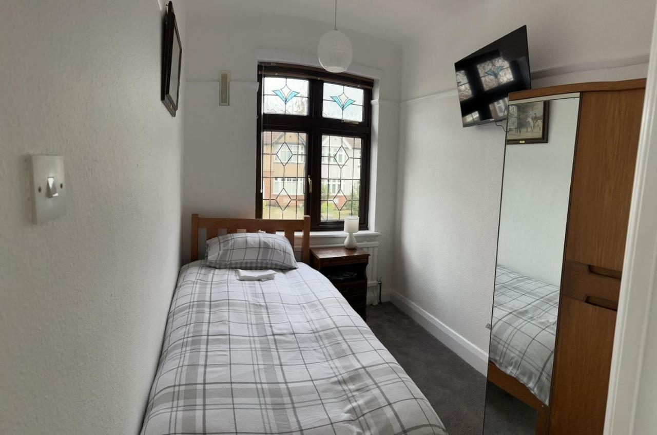 Amazing And Romantic O2 Arena 4 Bedrooms House Free Parking London Eksteriør billede